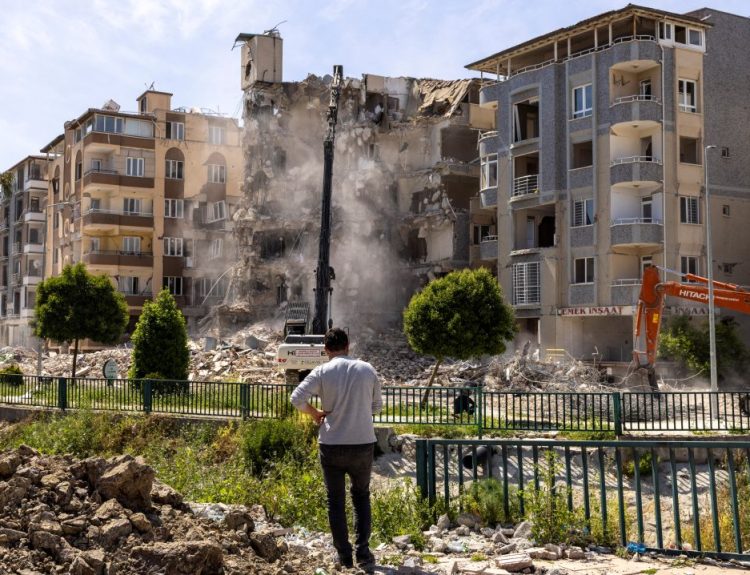 Plan Turkey Escape, Ensure Home Stability via Reisezeit & Klempne Services